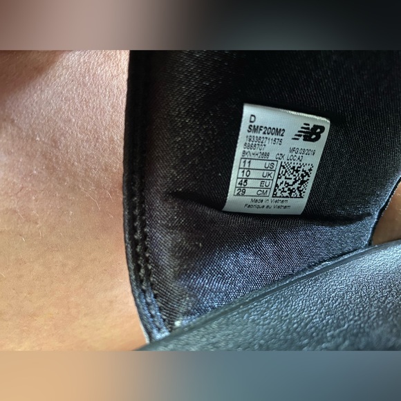 New Balance 200 Pride Pack Mens Sandals Black Multicolor size 11 - Picture 4 of 4